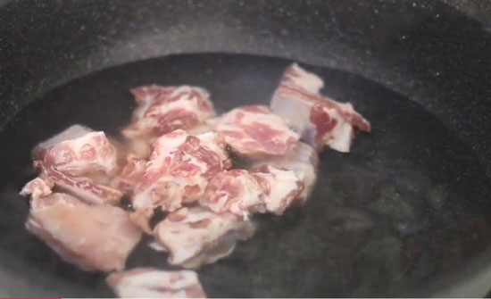 百香果炒排骨 百香果炒排骨