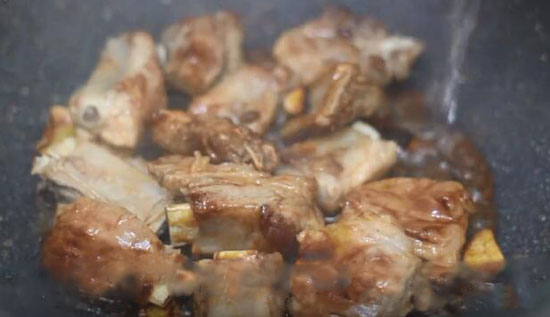 百香果炒排骨 百香果炒排骨