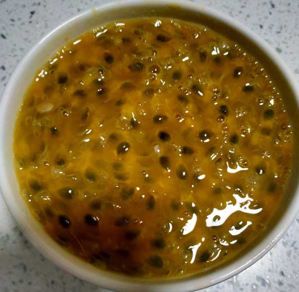 百香果草莓汁的做法 百香果草莓汁的做法